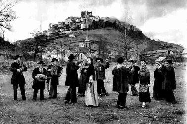 Saint-Flour Fauboug Groupe folklorique la Bouree d Auvergne