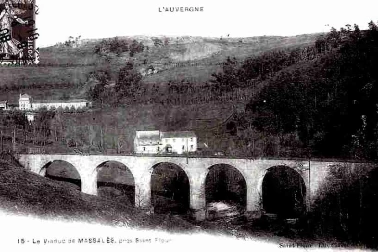 Saint-Flour Fauboug Le viaduc de Massales pres de St Flour