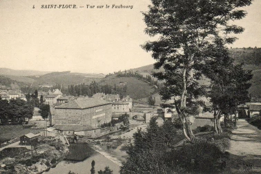 Saint-Flour Fauboug Vue sur la Faubourg