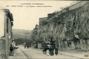 Saint-Flour Les Orgues Route de Saint Flour