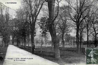 Saint-Flour ville haute - La promenade