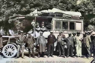 Saint-Flour Automobile allant de St Four a Chaudesaigues