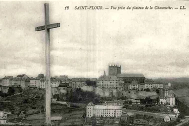 Saint-Flour ville haute - Vue prise du plateau de la Chaumette