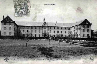 Saint-Flour ville haute - L Hopital de la ville