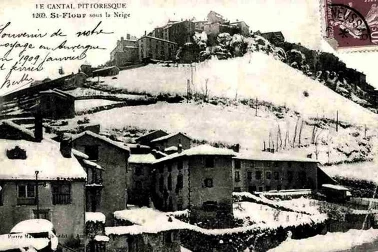 Saint-Flour ville basse St Flour sous la neige