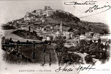 Saint-Flour ville basse Vue generale du bourg