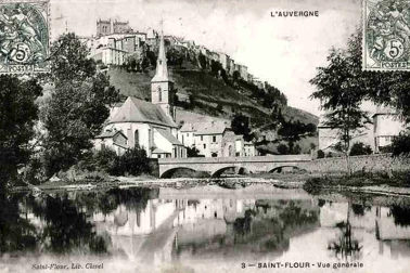 Saint-Flour ville basse Vue generale avec le pont neuf