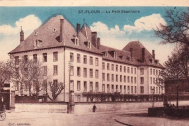Saint-Flour ville haute - Le petit Seminaire en couleur