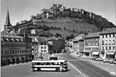 Saint-Flour ville basse La ville basse dans les annees 1960