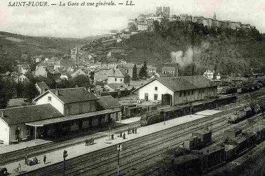 Saint-Flour ville basse La gare et vue generale