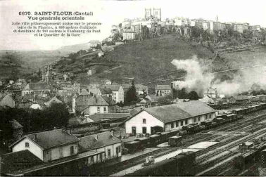 Saint-Flour ville basse Vue generale orientale sur la gare