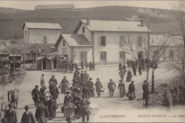 Saint-Flour ville basse La gare L Auvergne