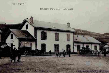 Saint-Flour ville basse La gare La cour de la gare