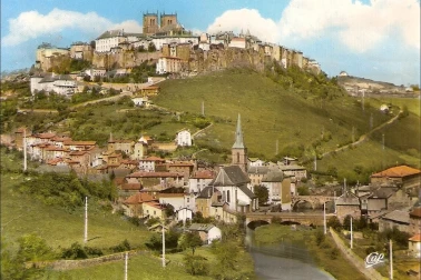 Saint-Flour Vue generale de la ville haute et basse