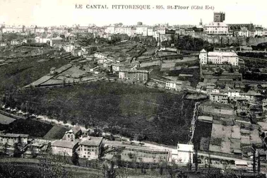 Saint-Flour ville basse Cote Est Vue generale