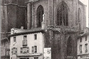 Saint-Flour ville haute - Ancienne eglise actuellement Halle au ble