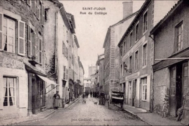 Saint-Flour ville haute - Rue du College vers 1910