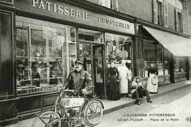 Saint-Flour ville haute - Place de la Halle patisserie confiserie