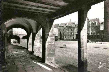 Saint-Flour ville haute - Les arcades