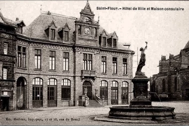 Saint-Flour ville haute - Hotel de ville et Maison Consulaire