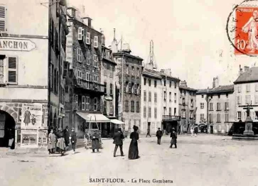 Ville haute place de la Cathédrale