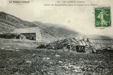 Buron de Rambertaire entre le Lioran et le Plomb