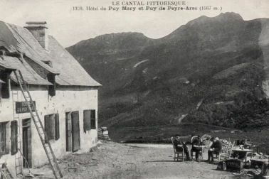 Hotel du Puy Mary et Puy de Peyre-Arse