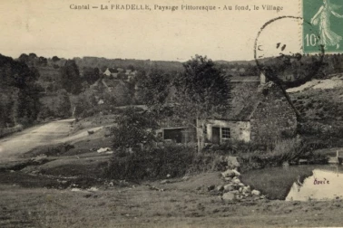 Paysage pittoresque au fond le village