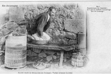 Ancien mode de fabrication du fromage vacher pesant la tome