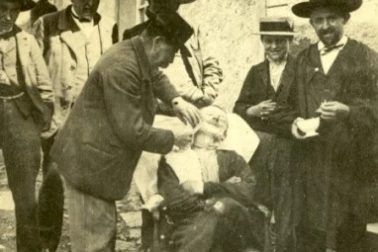 Le barbier du village