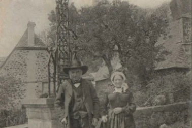 Paysans des environs d Aurillac costume de fete