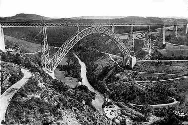 Le Viaduc de Garabit ouvrage d art de la ligne de Beziers a Neussargues