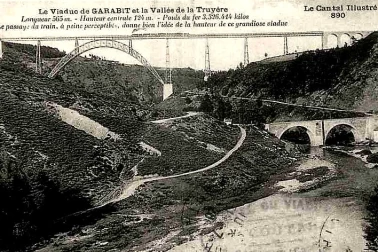 Le Viaduc de Garabit et la vallee de la Truyere. Carte postale