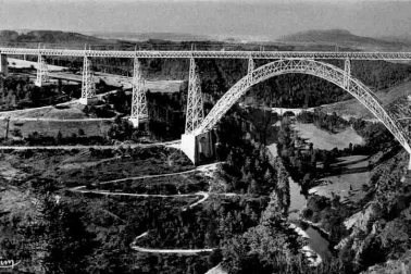 Le Viaduc de Garabit et le vieux pont