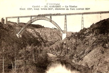 Le Viaduc de Garabit haut 125 m
