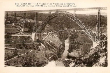 Le Viaduc de Garabit et la vallee de la truyere