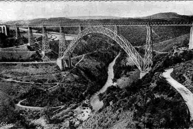 Le Viaduc de Garabit et la route de Ruines