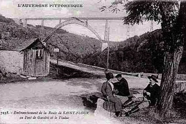 Le Viaduc de Garabit Enbranchement de la route de St-Flour au pont de Garabit et la viaduc