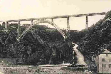 Le Viaduc de Garabit embrenchement vieux pont