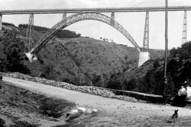 Le Viaduc de Garabit le vieux pont dans les annees 20