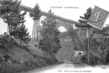 Le Viaduc de Garabit L Auvergne pittoresque sous le viaduc de Garabit