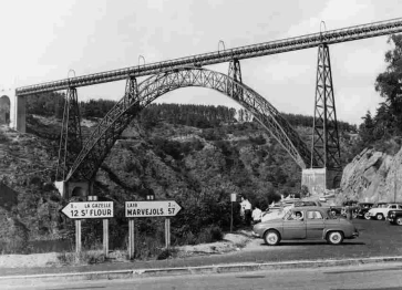 Le viaduc et  les routes