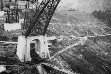 En construction - 9 mai 1887 ouverture de la portion de ligne Marvejols Saint Chelye d Apcher