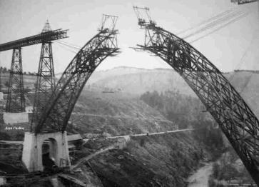 Le viaduc en construction