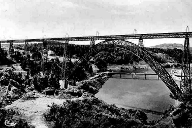 Viaduc de Garabit retenue du barrage de Granval