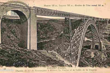 Viaduc de Garabit chemin de fer de Neussargues a Beziers le viaduc et la vallee de la Truyere