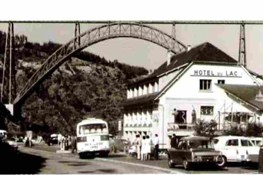 Viaduc de Garabit hotel du Lac