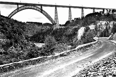 Viaduc de Garabit sur la Truyere