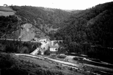 Viaduc de Garabit Proche du Viaduc le moulin et le vieux pont le 2 aout 1916
