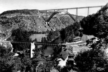 Viaduc de Garabit et le moulin